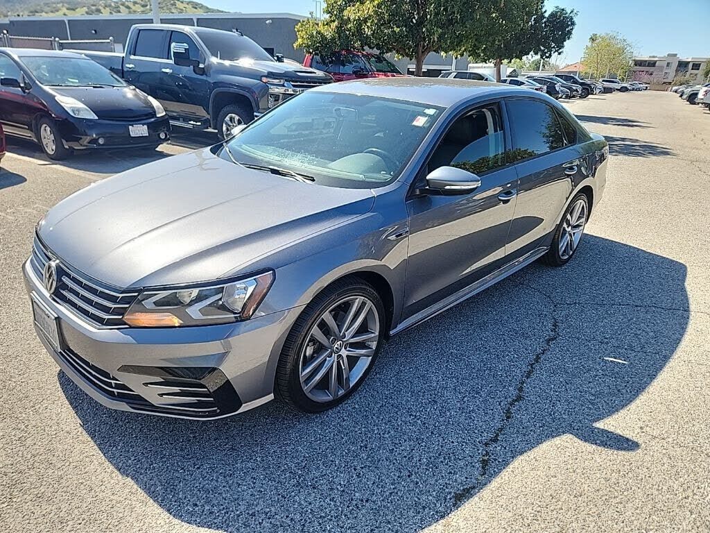 2018 VOLKSWAGEN Passat