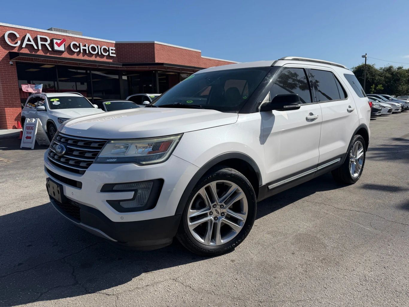 2017 FORD Explorer