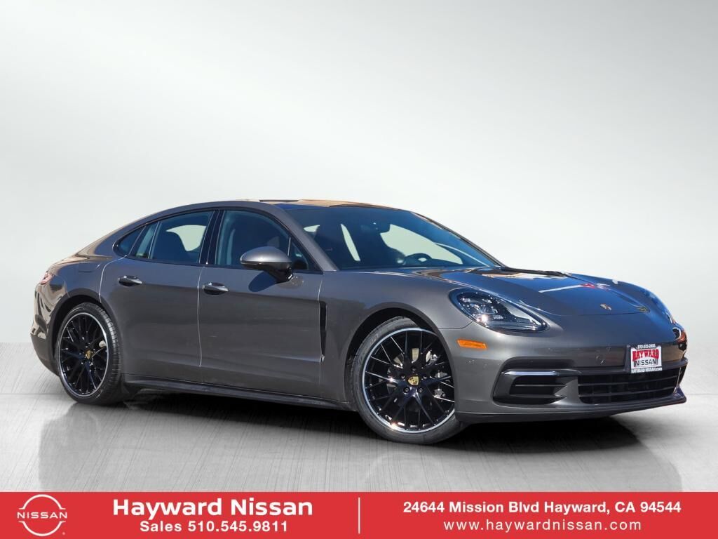 2018 PORSCHE Panamera
