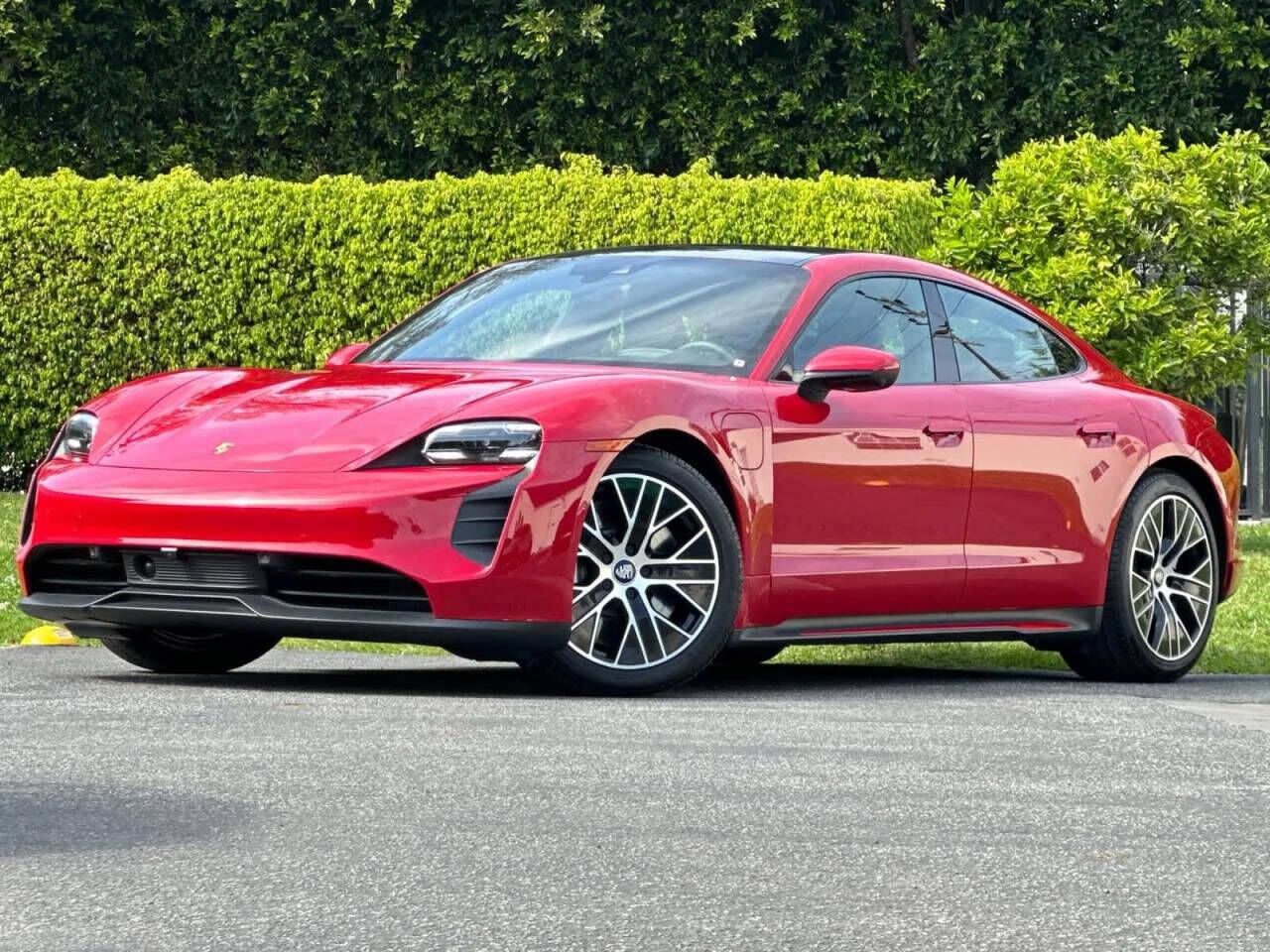 2024 PORSCHE Taycan