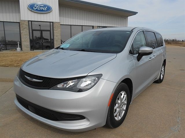 2023 CHRYSLER Voyager