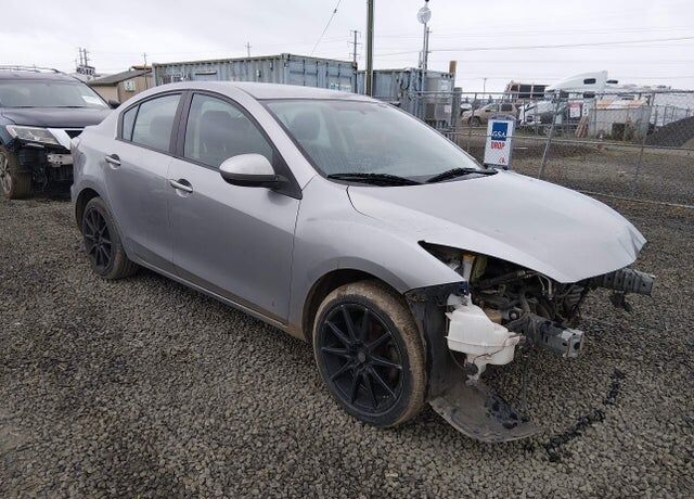 2013 MAZDA Mazda3