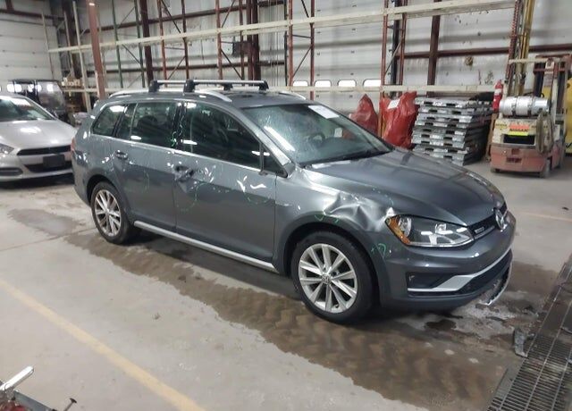 2017 VOLKSWAGEN Golf Alltrack