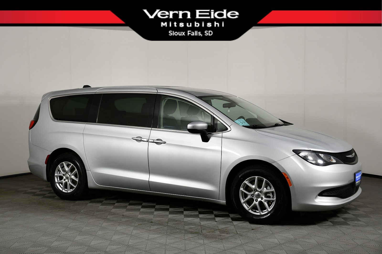 2022 CHRYSLER Voyager