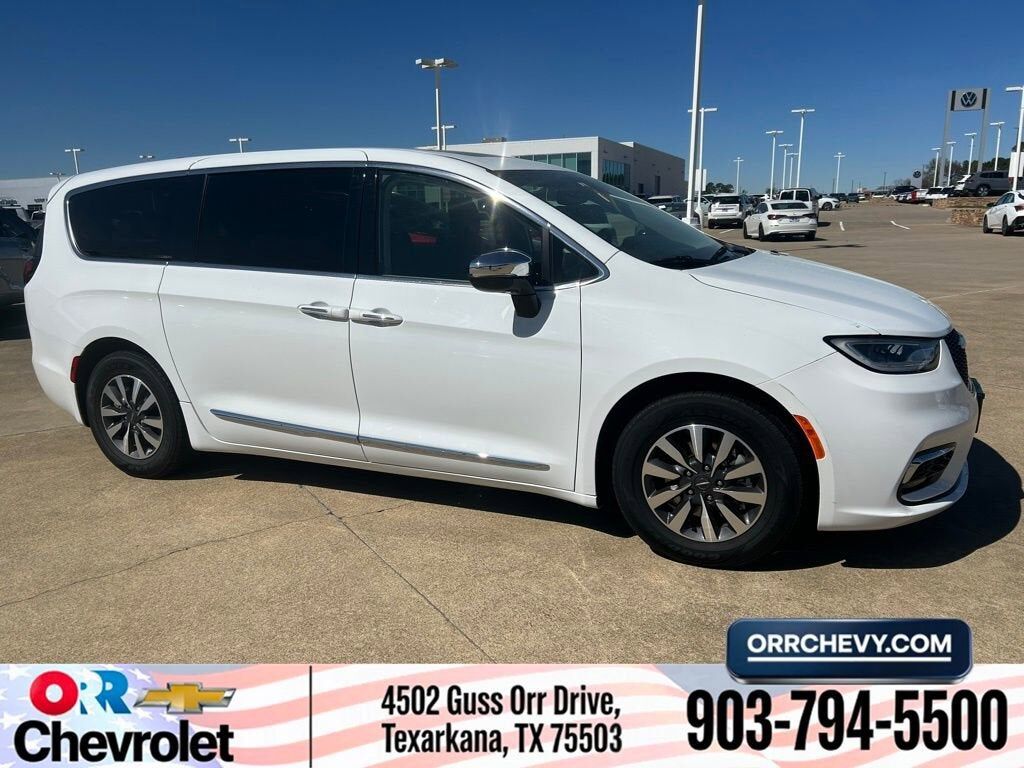 2023 CHRYSLER Pacifica