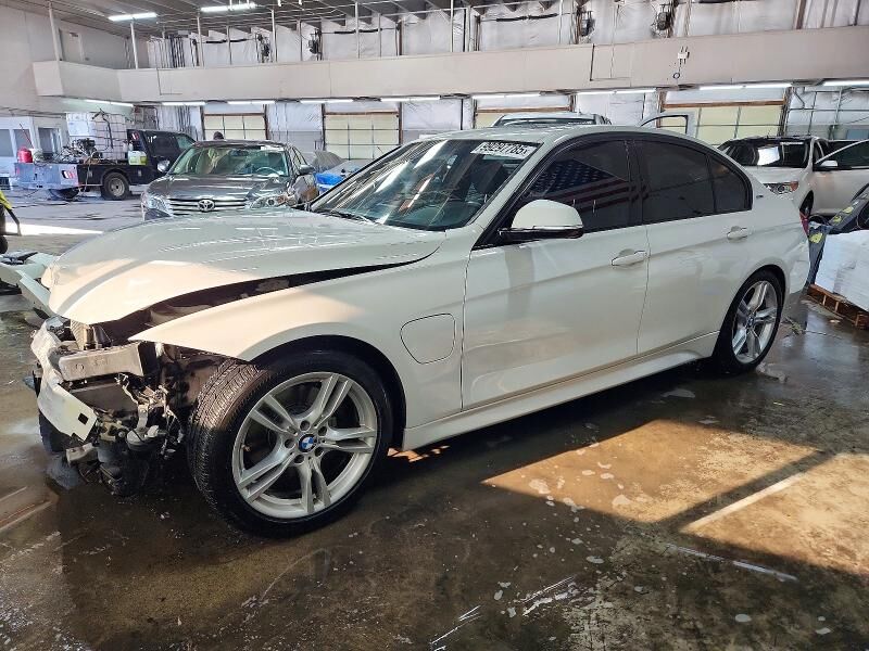 BMW 330e