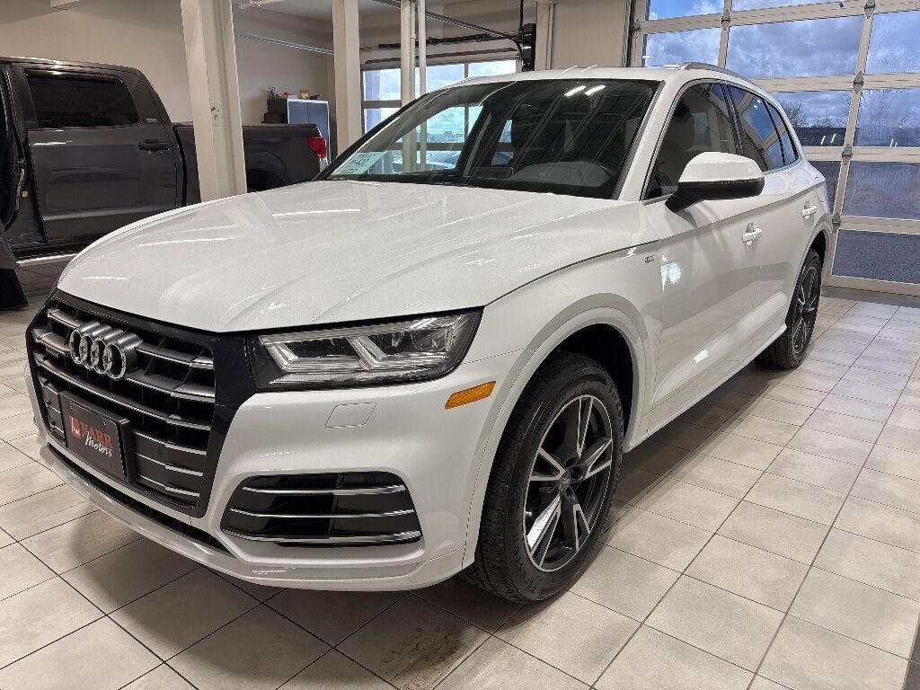 2020 AUDI Q5 e