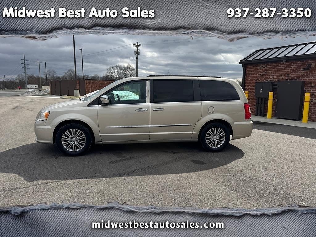2014 CHRYSLER Town and Country
