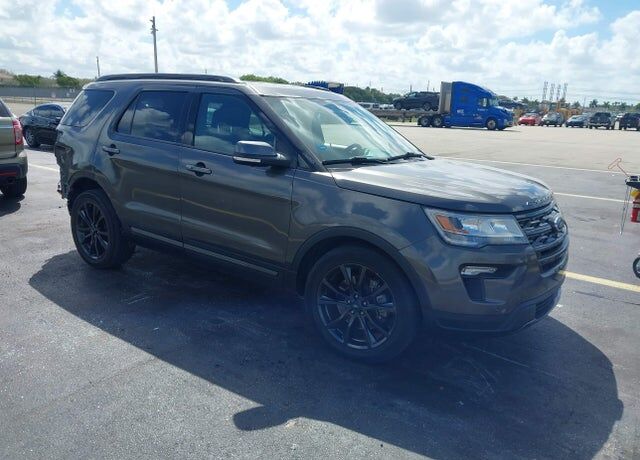 2018 FORD Explorer