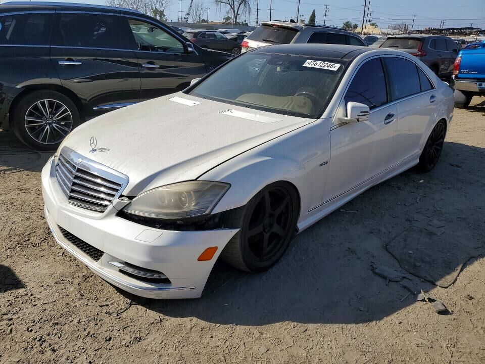 2013 MERCEDES-BENZ S-Class