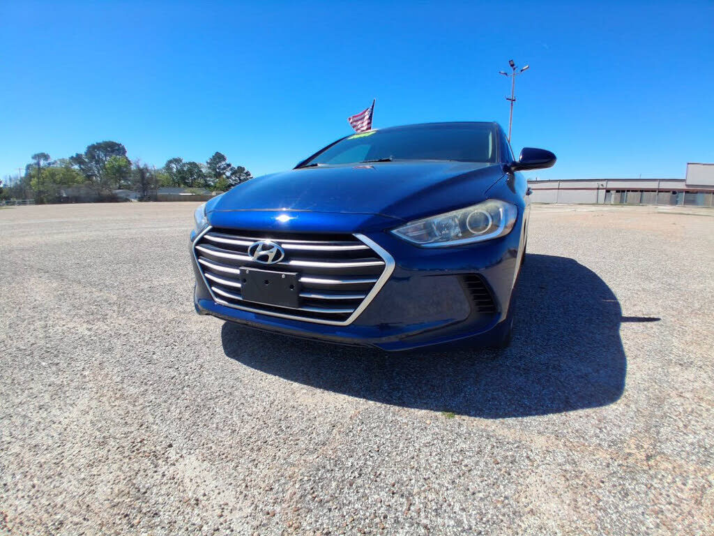 2017 HYUNDAI Elantra