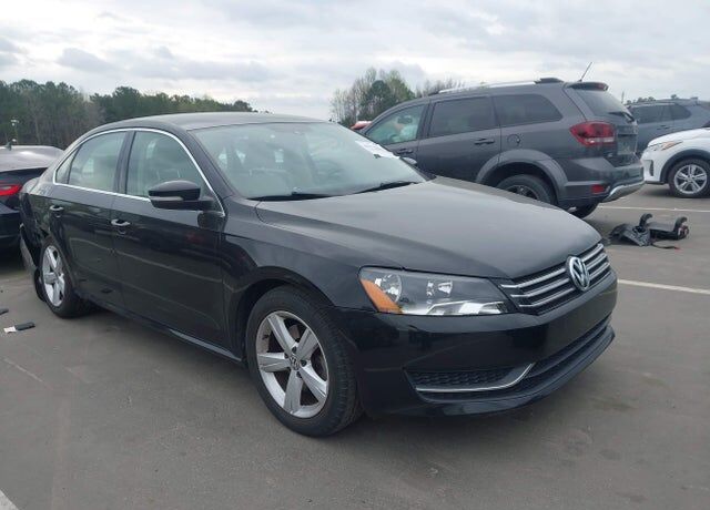 2013 VOLKSWAGEN Passat