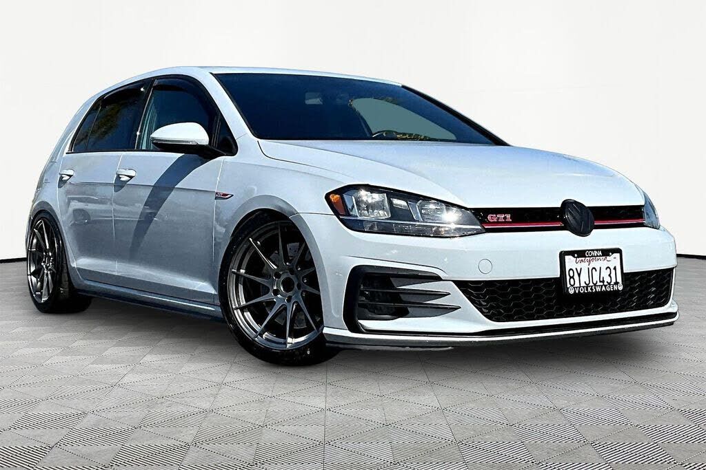 2019 VOLKSWAGEN Golf GTI