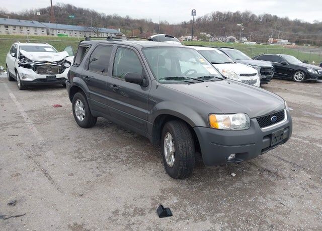 2004 FORD Escape