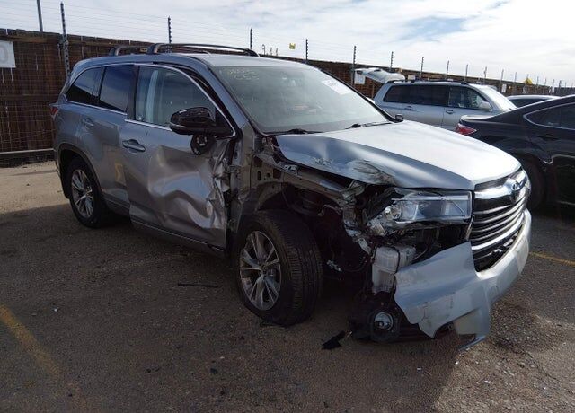 2016 TOYOTA Highlander