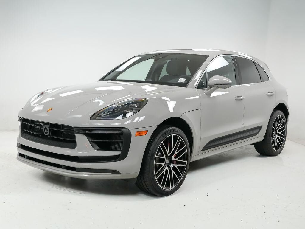 2026 PORSCHE Macan