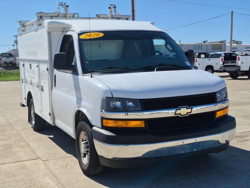 2020 CHEVROLET Express