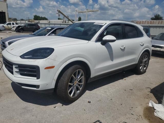 2024 PORSCHE Cayenne