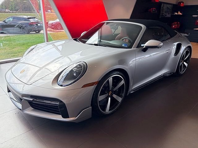 2025 PORSCHE 911