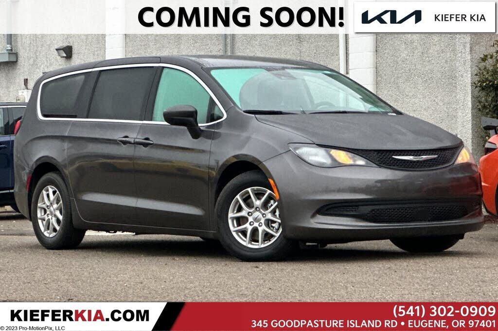 2023 CHRYSLER Voyager