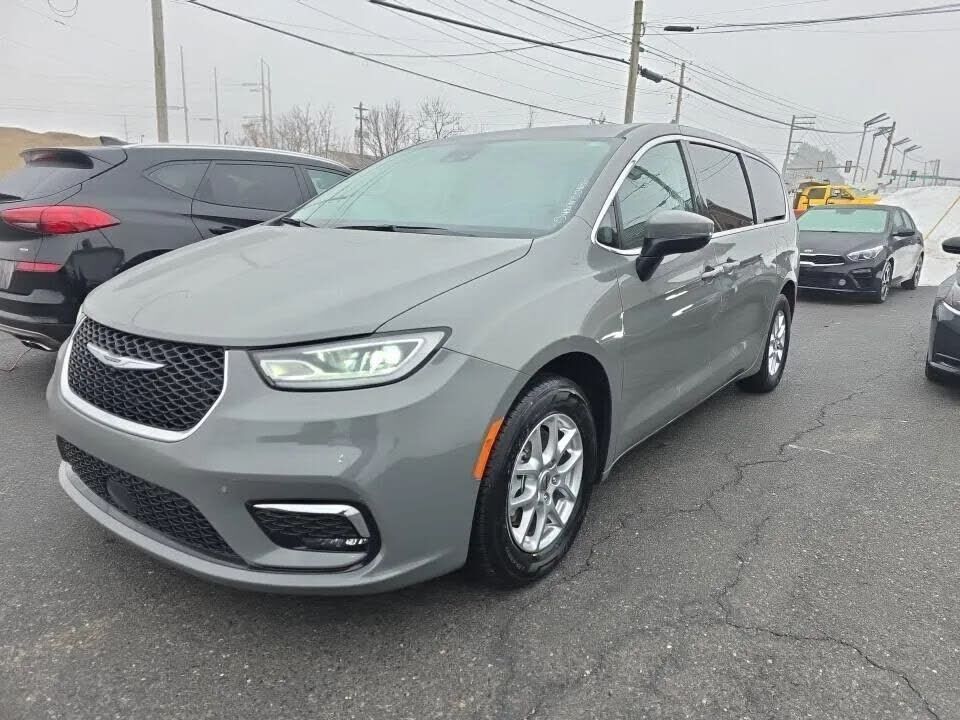 2023 CHRYSLER Pacifica