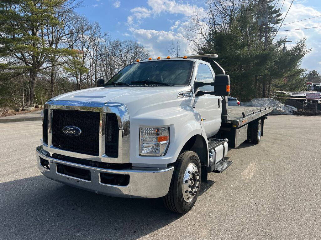 2022 FORD F-650
