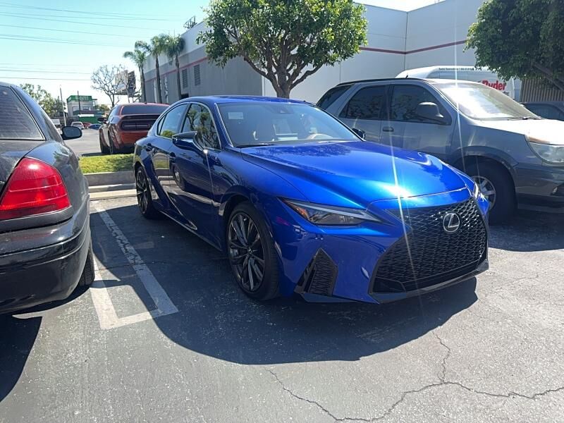 2025 LEXUS IS