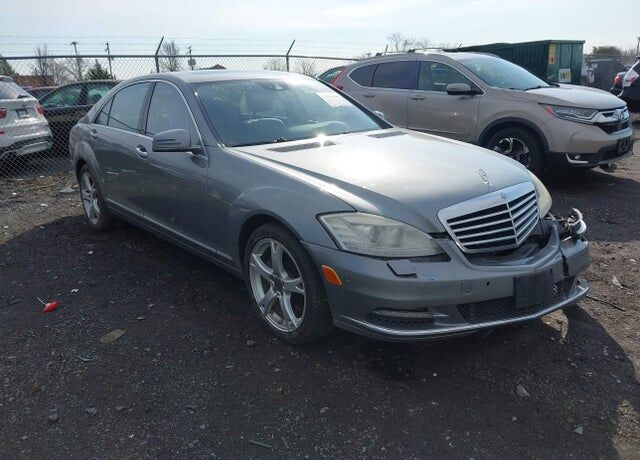 2013 MERCEDES-BENZ S-Class