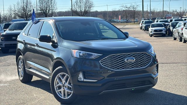2023 FORD Edge