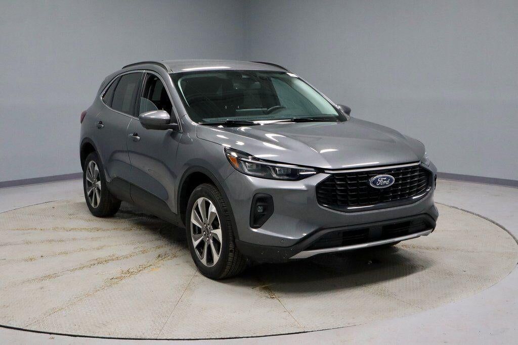 2024 FORD Escape