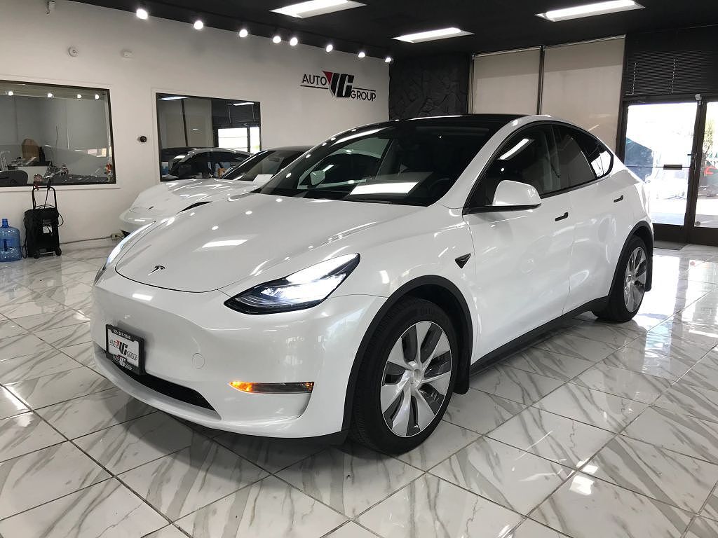 2022 TESLA Model Y