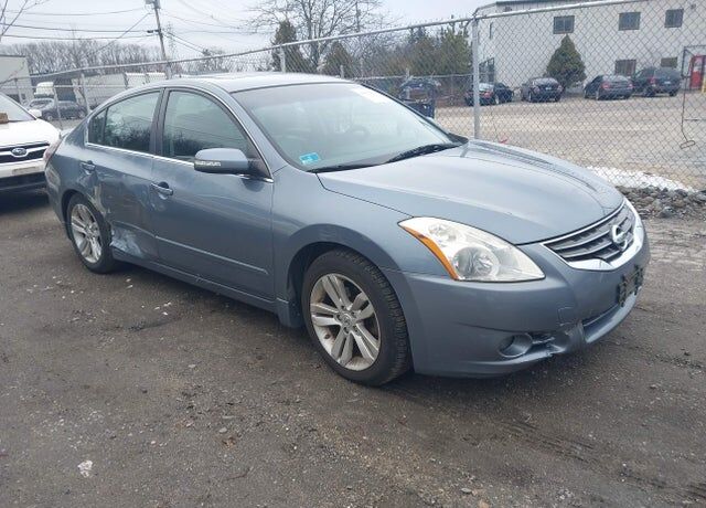 2011 NISSAN Altima