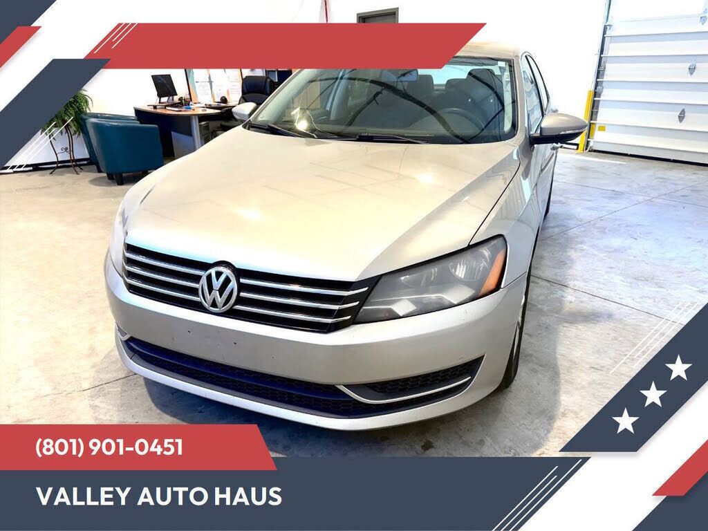 2012 VOLKSWAGEN Passat