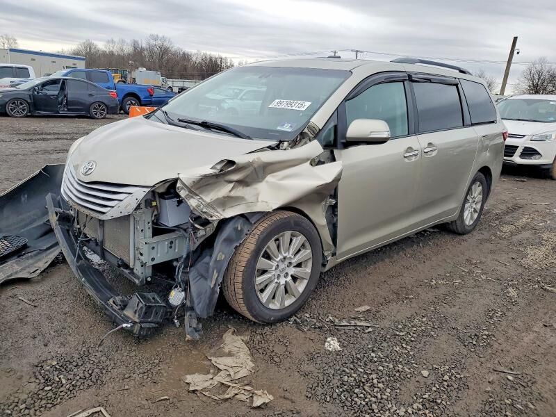 2015 TOYOTA Sienna