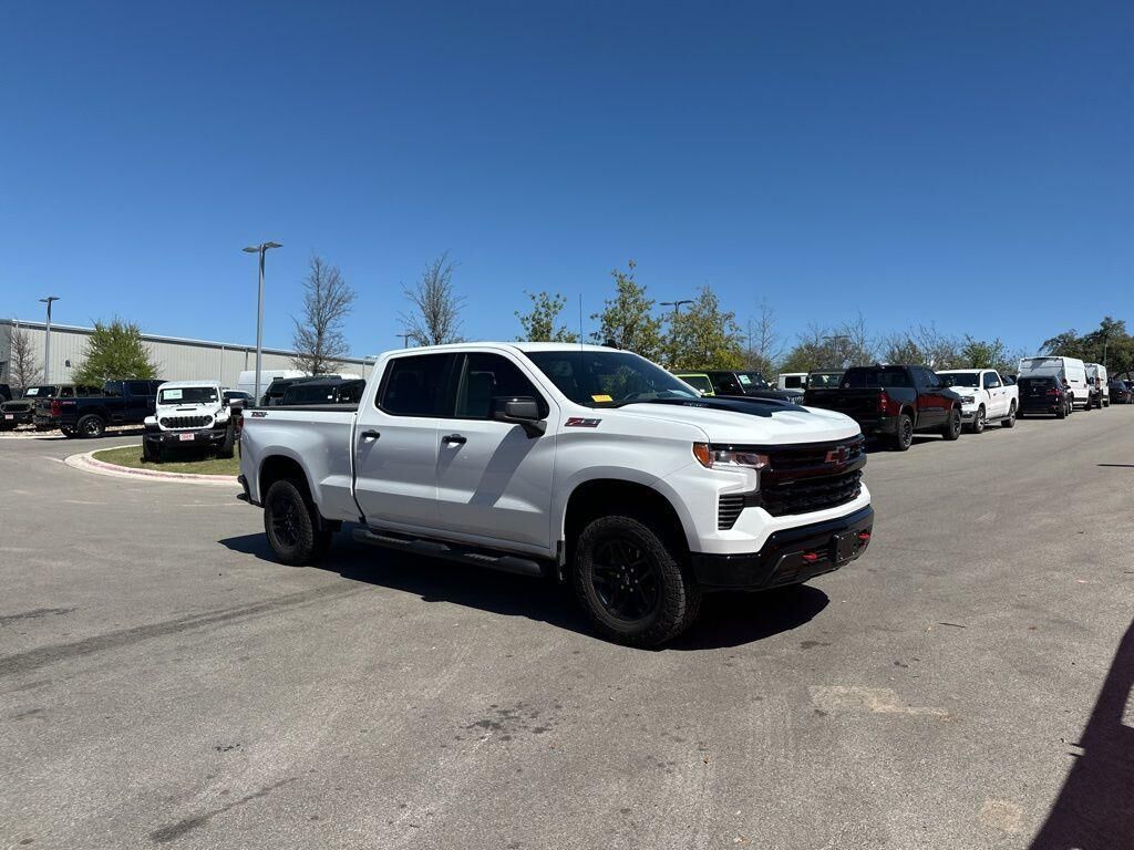 2025 CHEVROLET Silverado