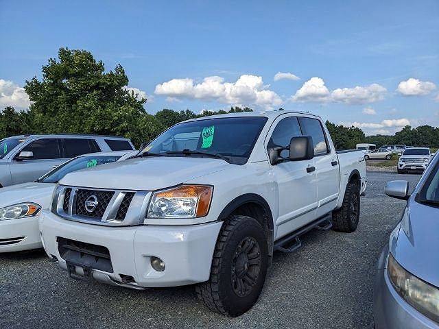 2013 NISSAN Titan