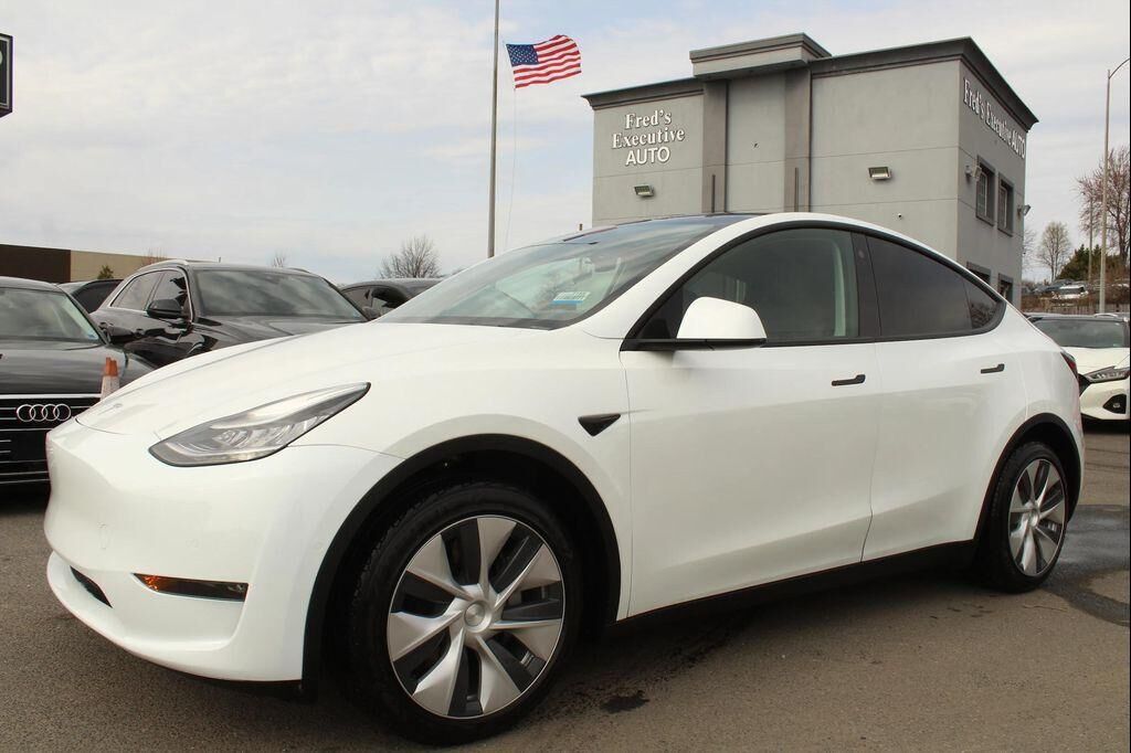2021 TESLA Model Y