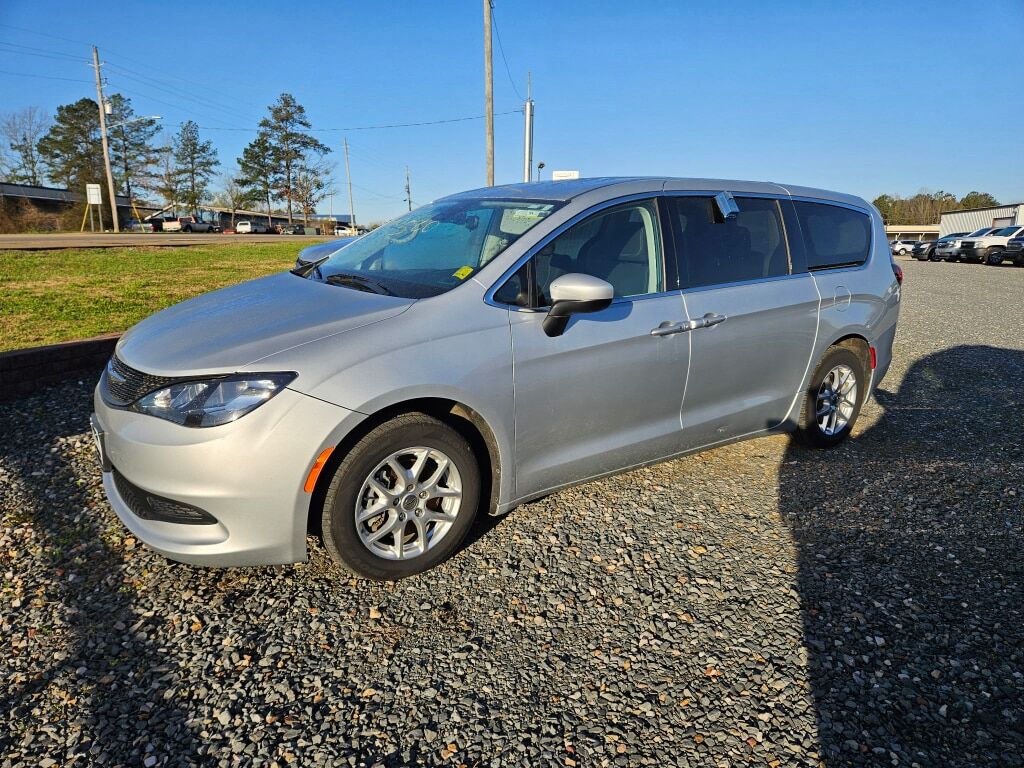 2023 CHRYSLER Voyager