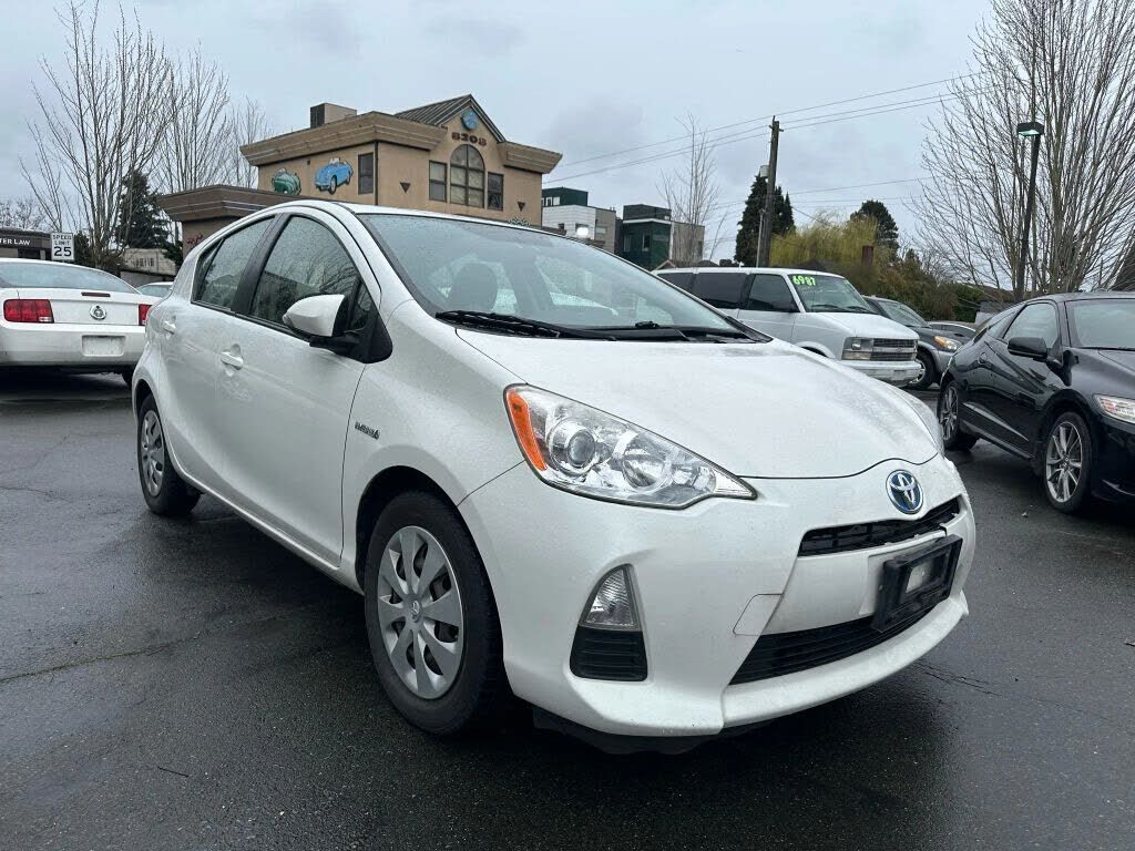 2013 TOYOTA Prius