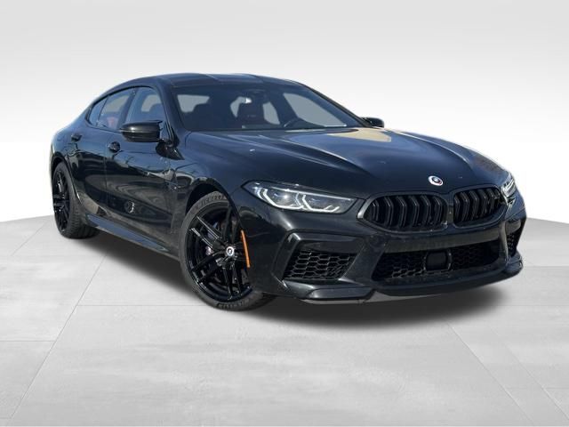 2023 BMW M8