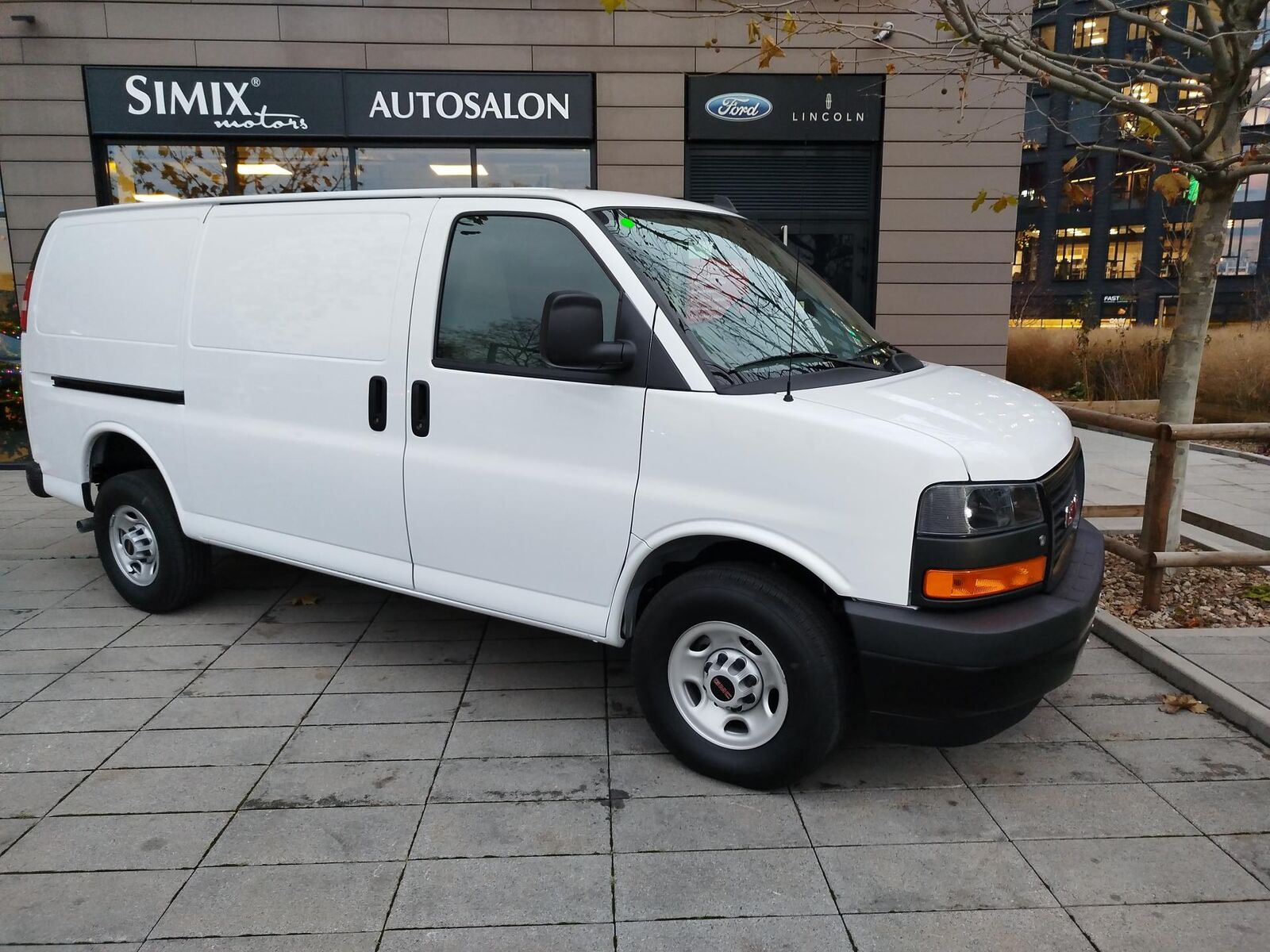 2024 GMC Savana