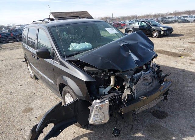 2016 CHRYSLER Town and Country