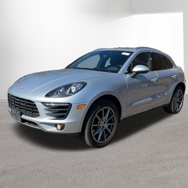2017 PORSCHE Macan