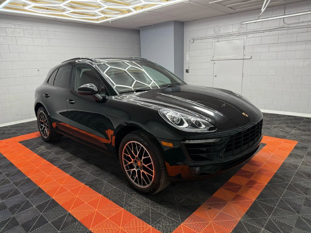 2018 PORSCHE Macan
