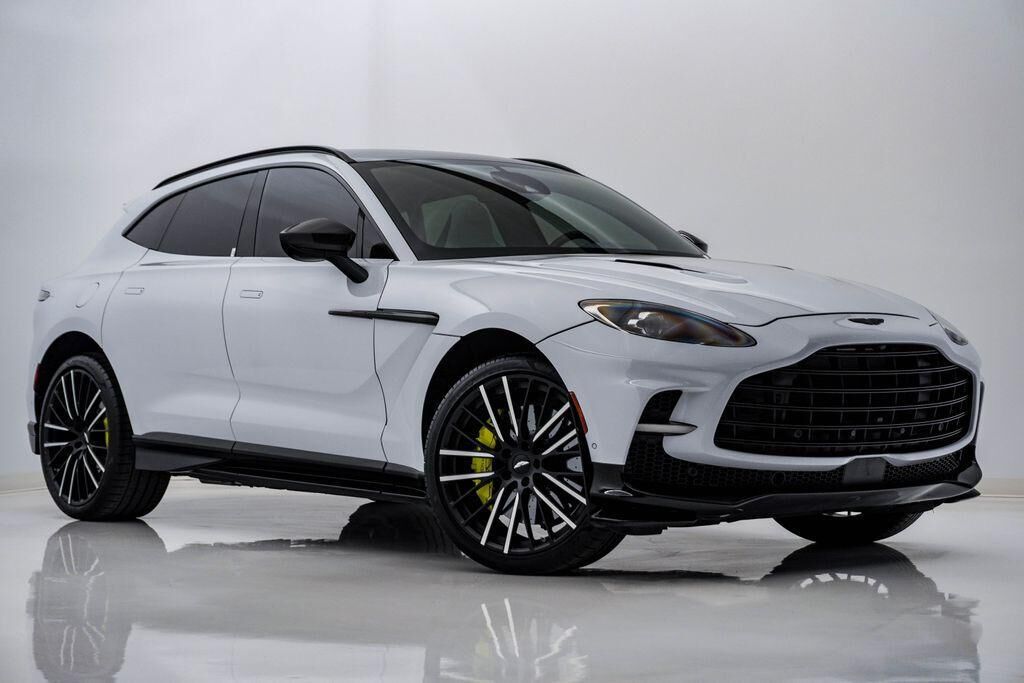 2023 ASTON MARTIN DBX