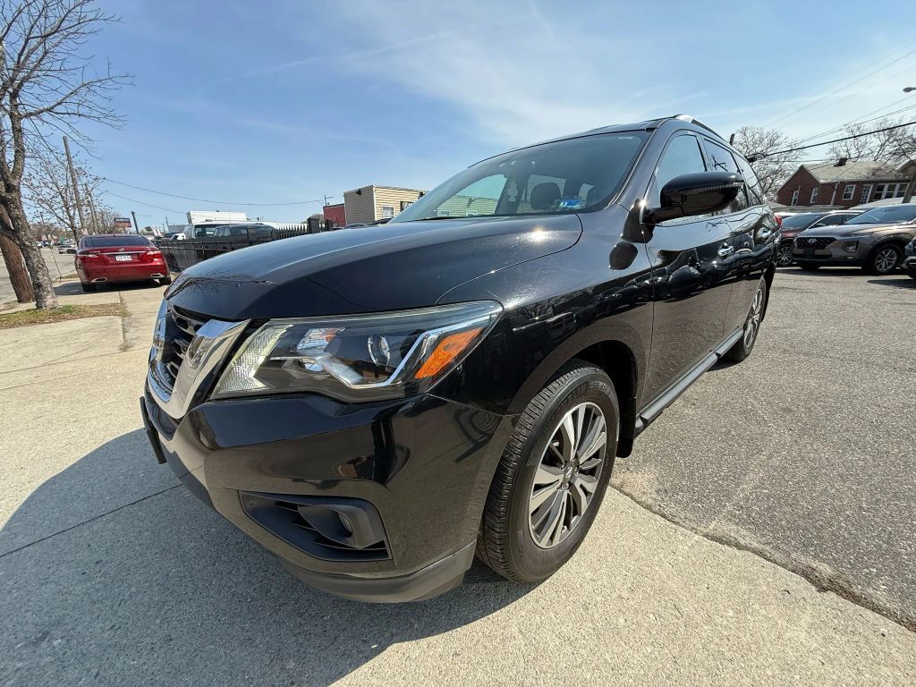 2017 NISSAN Pathfinder