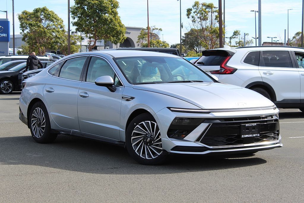 2025 HYUNDAI Sonata