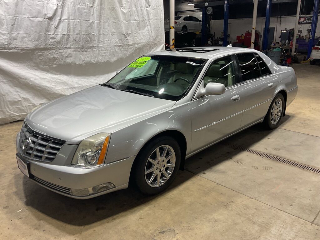 2011 CADILLAC DTS
