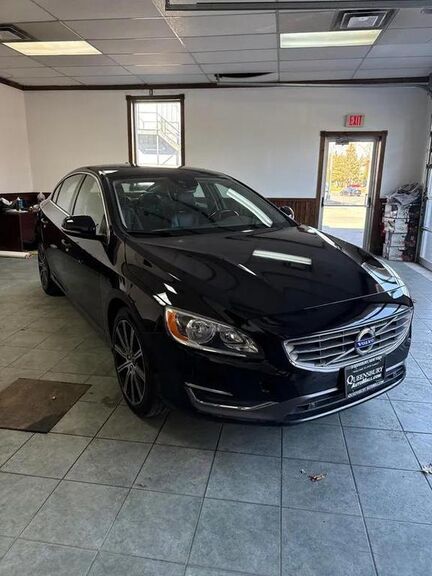 2017 VOLVO S60
