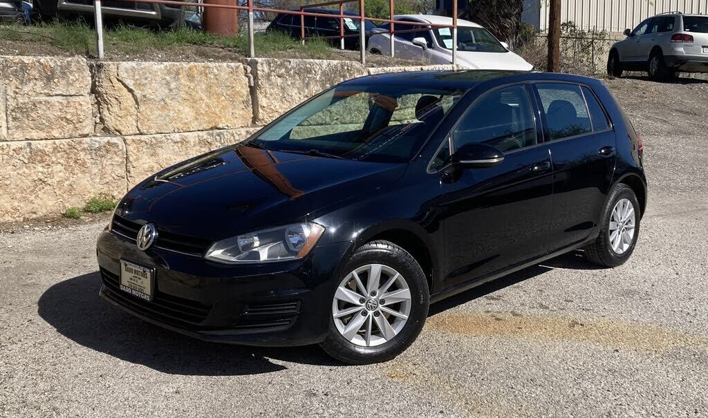 2016 VOLKSWAGEN Golf